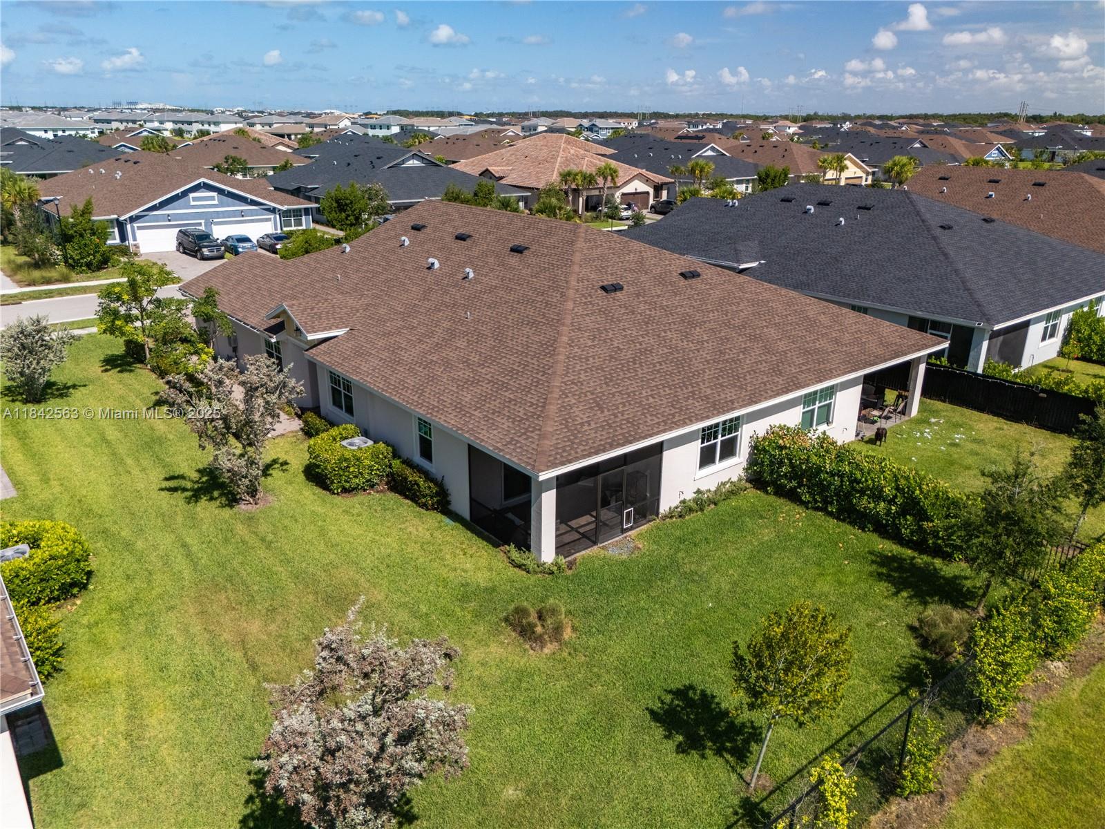 1274 3 / 2 1952 sq. ft. $ 2025-09-23 0 Photo
