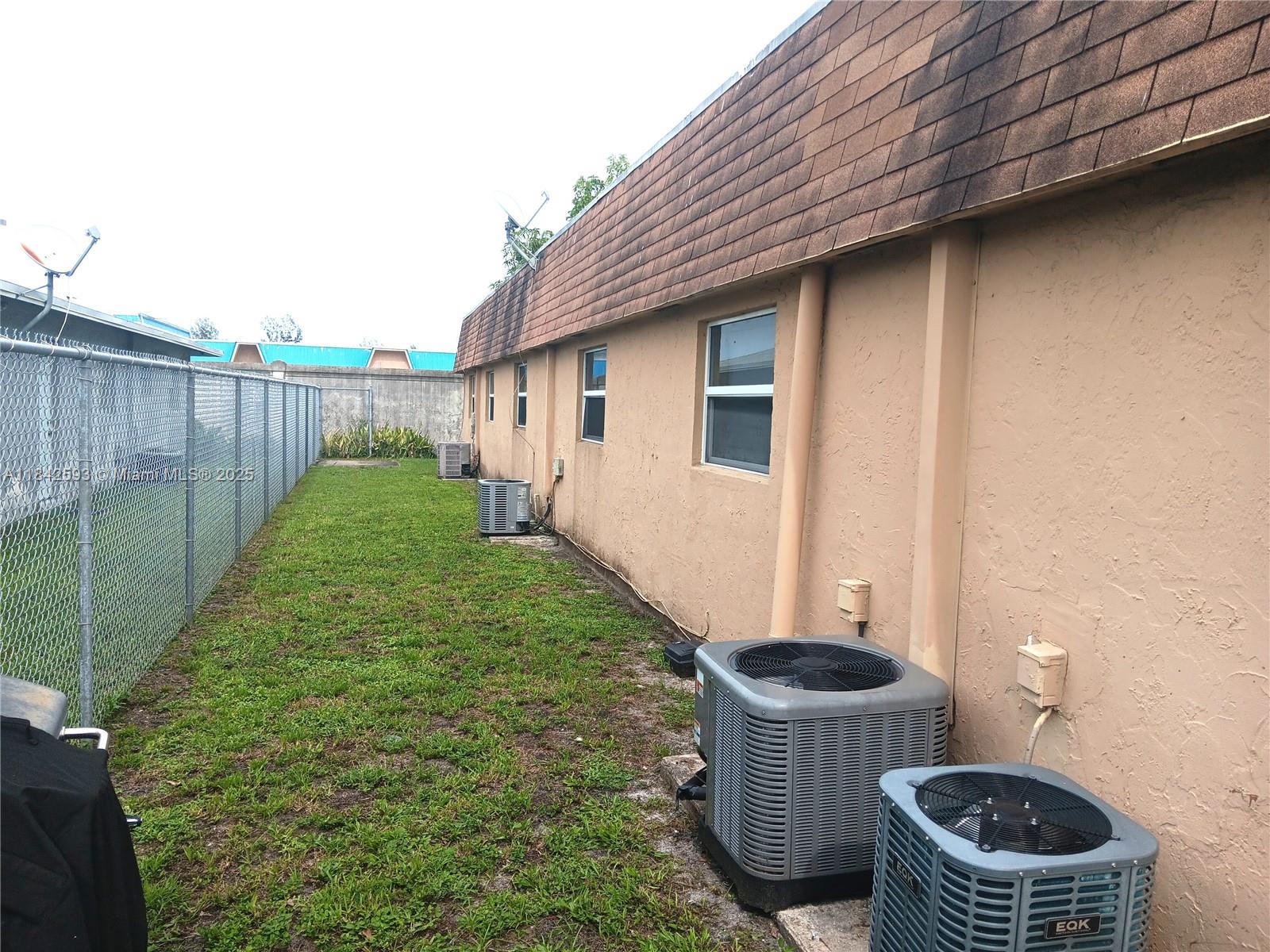 Ver detalles / 3892 sq. ft. $ 2025-07-17 0 foto
