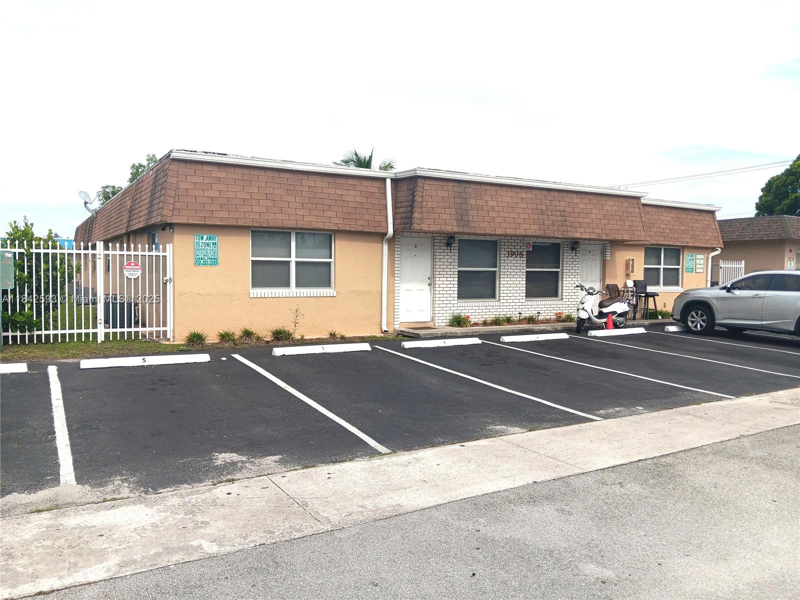 Ver detalles / 3892 sq. ft. $ 2025-07-17 0 foto