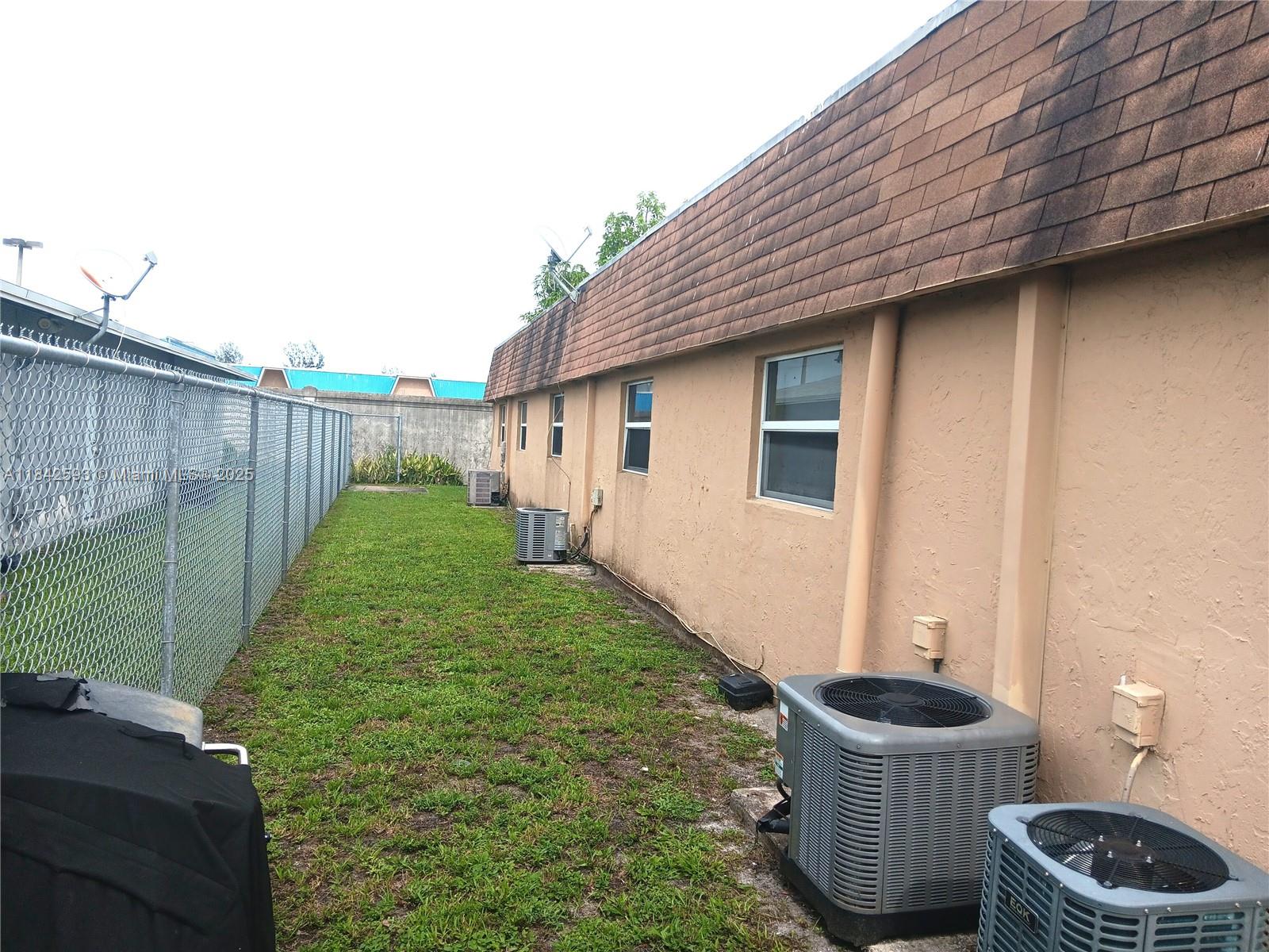 Ver detalles / 3892 sq. ft. $ 2025-07-17 0 foto