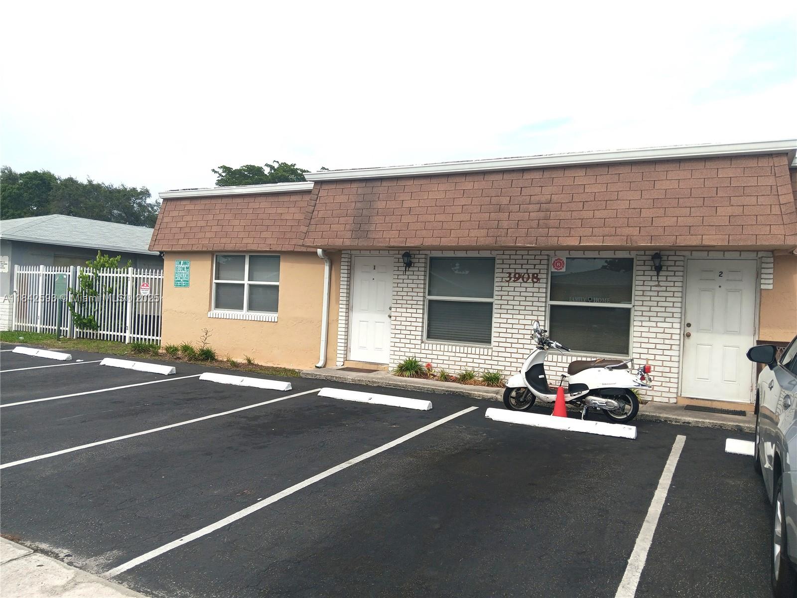 Ver detalles / 3892 sq. ft. $ 2025-07-17 0 foto