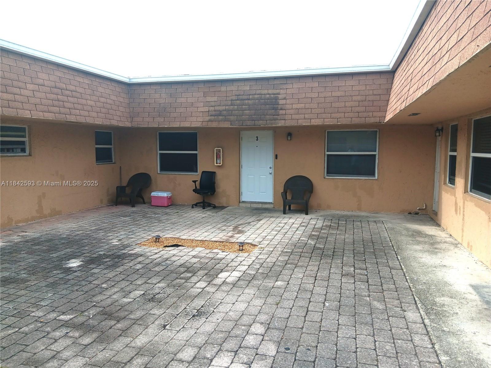Ver detalles / 3892 sq. ft. $ 2025-07-17 0 foto