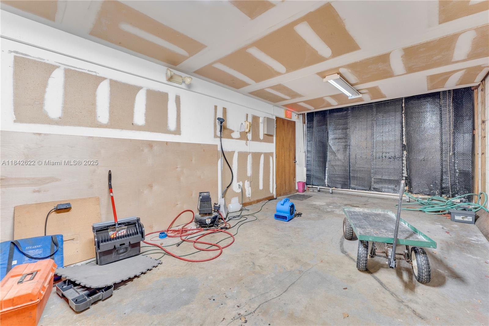 See details D42 / sq. ft. $ 2025-07-17 0 Photo