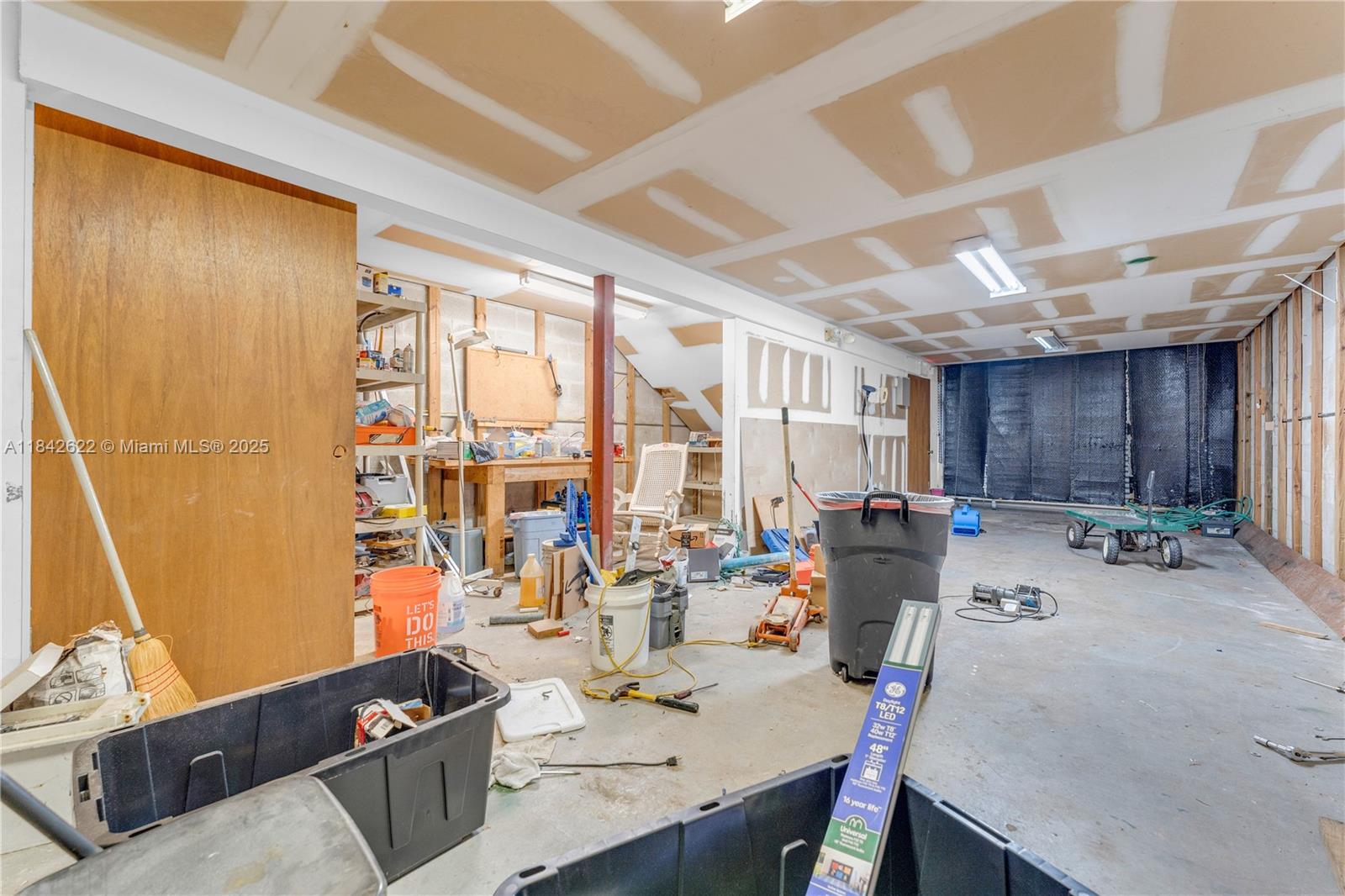 See details D42 / sq. ft. $ 2025-07-17 0 Photo