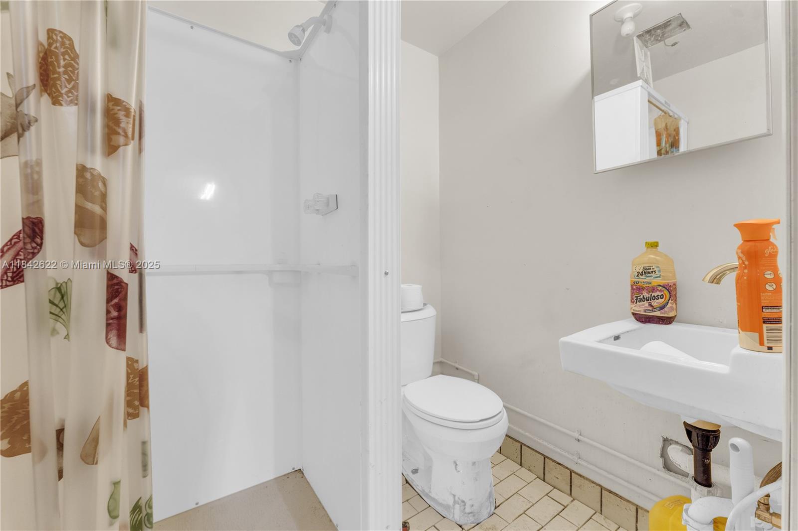 See details D42 / sq. ft. $ 2025-07-17 0 Photo