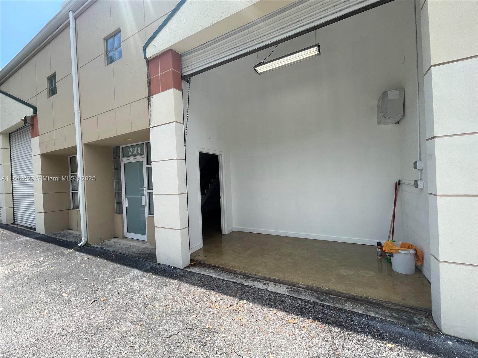 See details A-3 / sq. ft. $ 2025-07-17 0 Photo