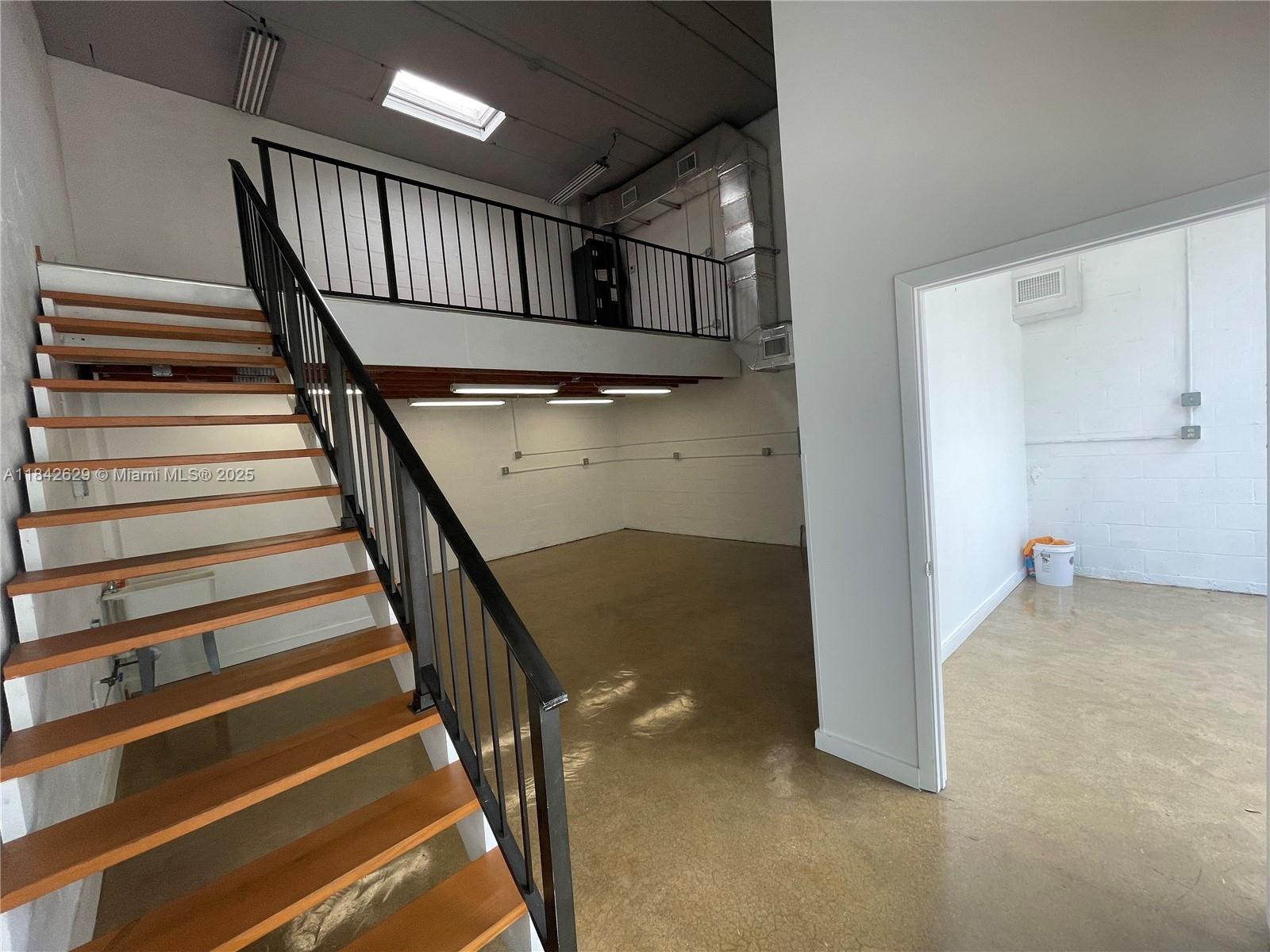 See details A-3 / sq. ft. $ 2025-07-17 0 Photo