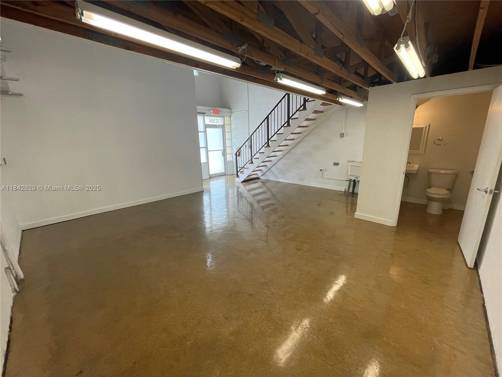 See details A-3 / sq. ft. $ 2025-07-17 0 Photo