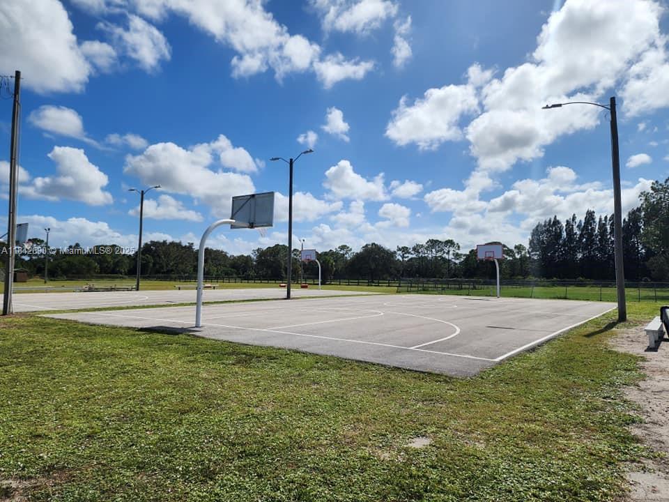 See details / sq. ft. $ 2025-07-18 0 Photo