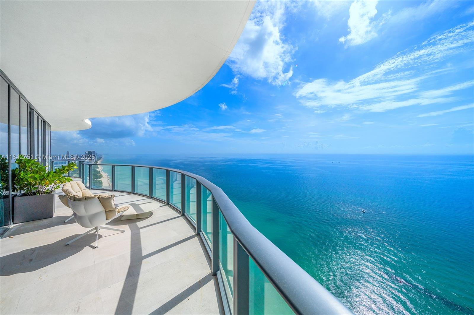 See details 38 4 / 6 4992 sq. ft. $ 2025-07-18 0 Photo