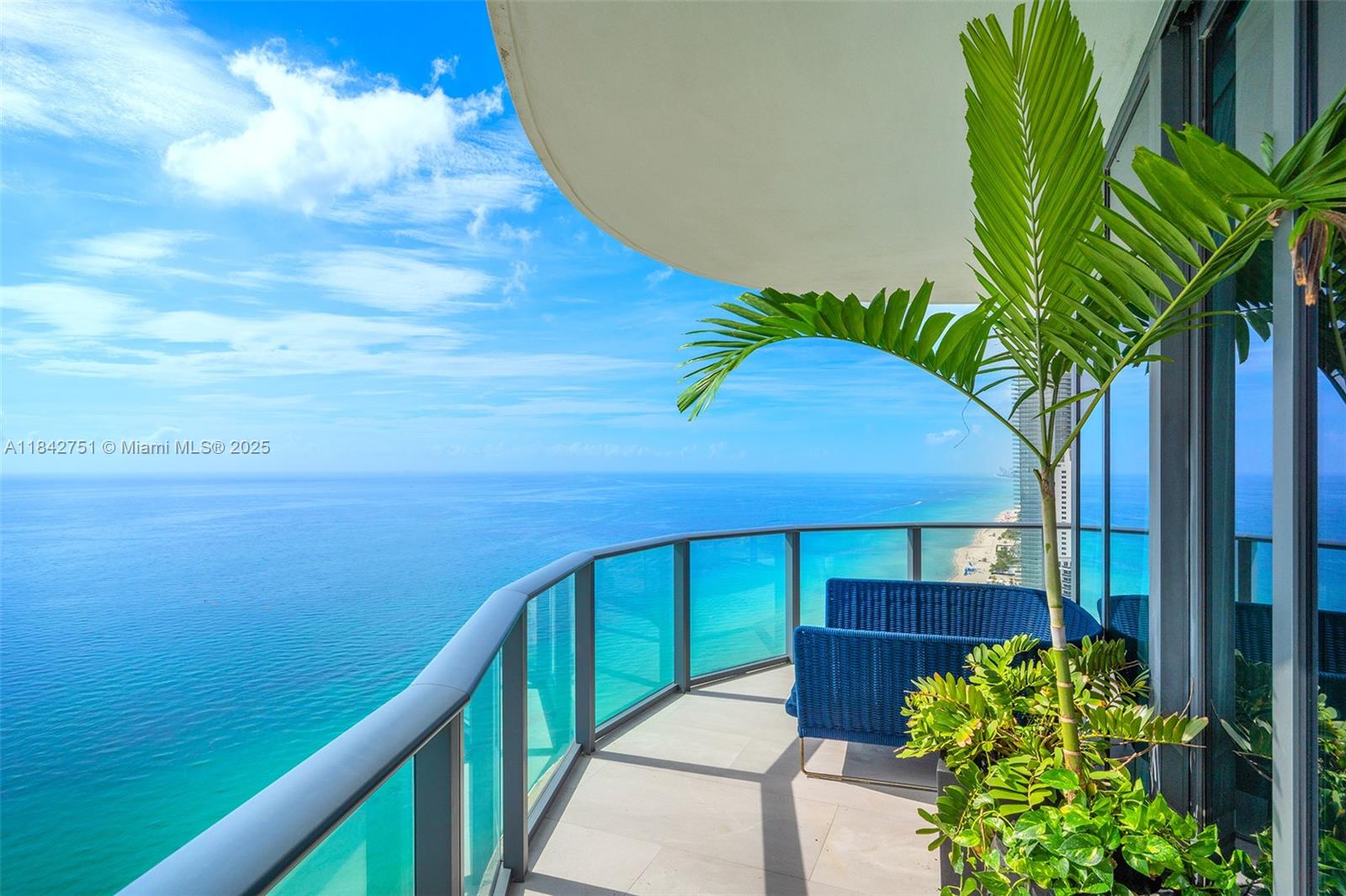 See details 38 4 / 6 4992 sq. ft. $ 2025-07-18 0 Photo