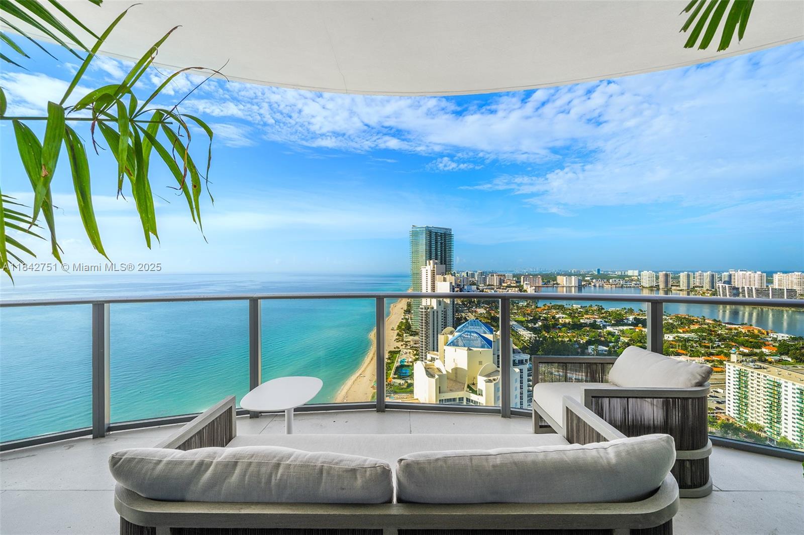 See details 38 4 / 6 4992 sq. ft. $ 2025-07-18 0 Photo