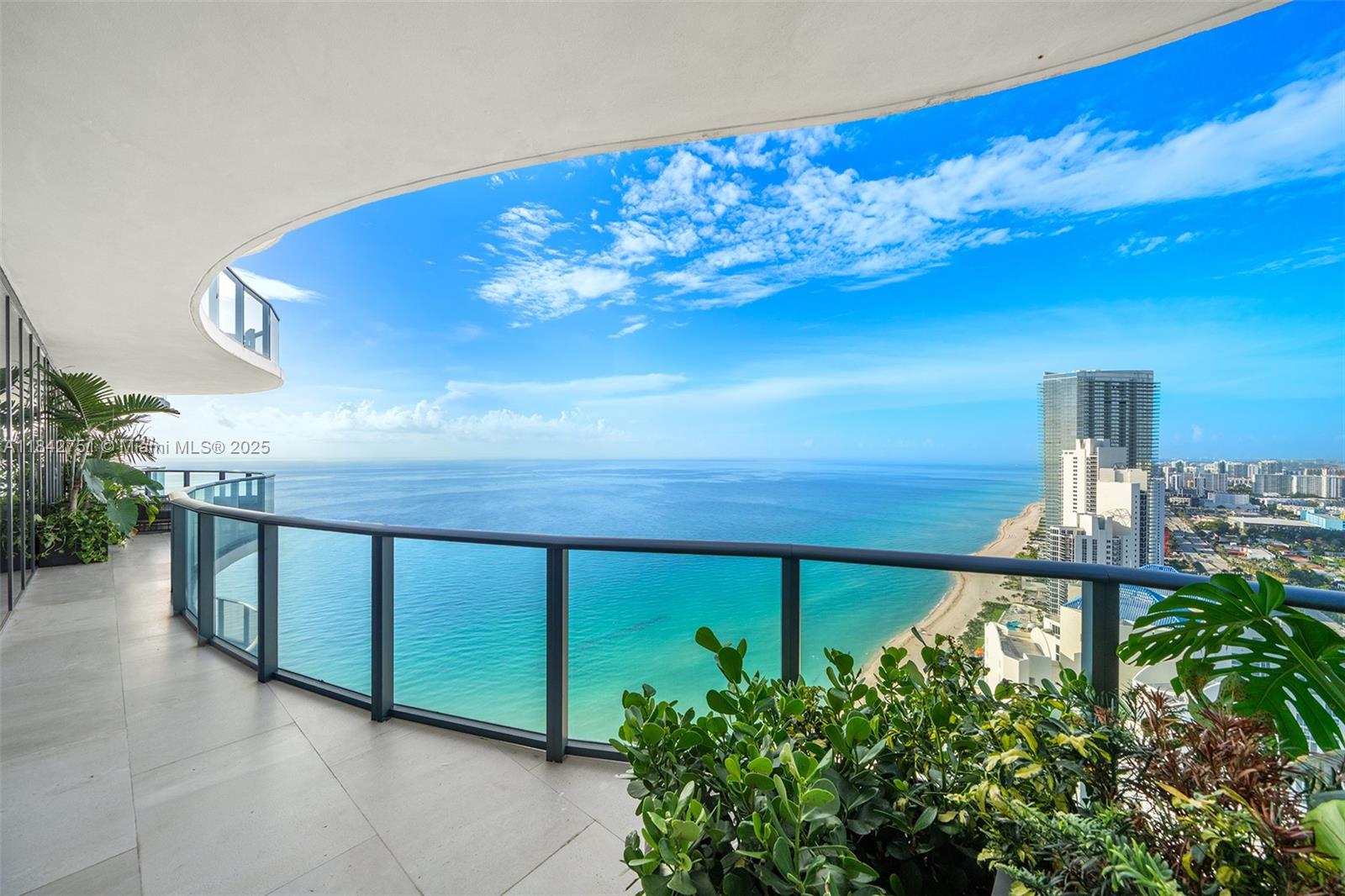 See details 38 4 / 6 4992 sq. ft. $ 2025-07-18 0 Photo