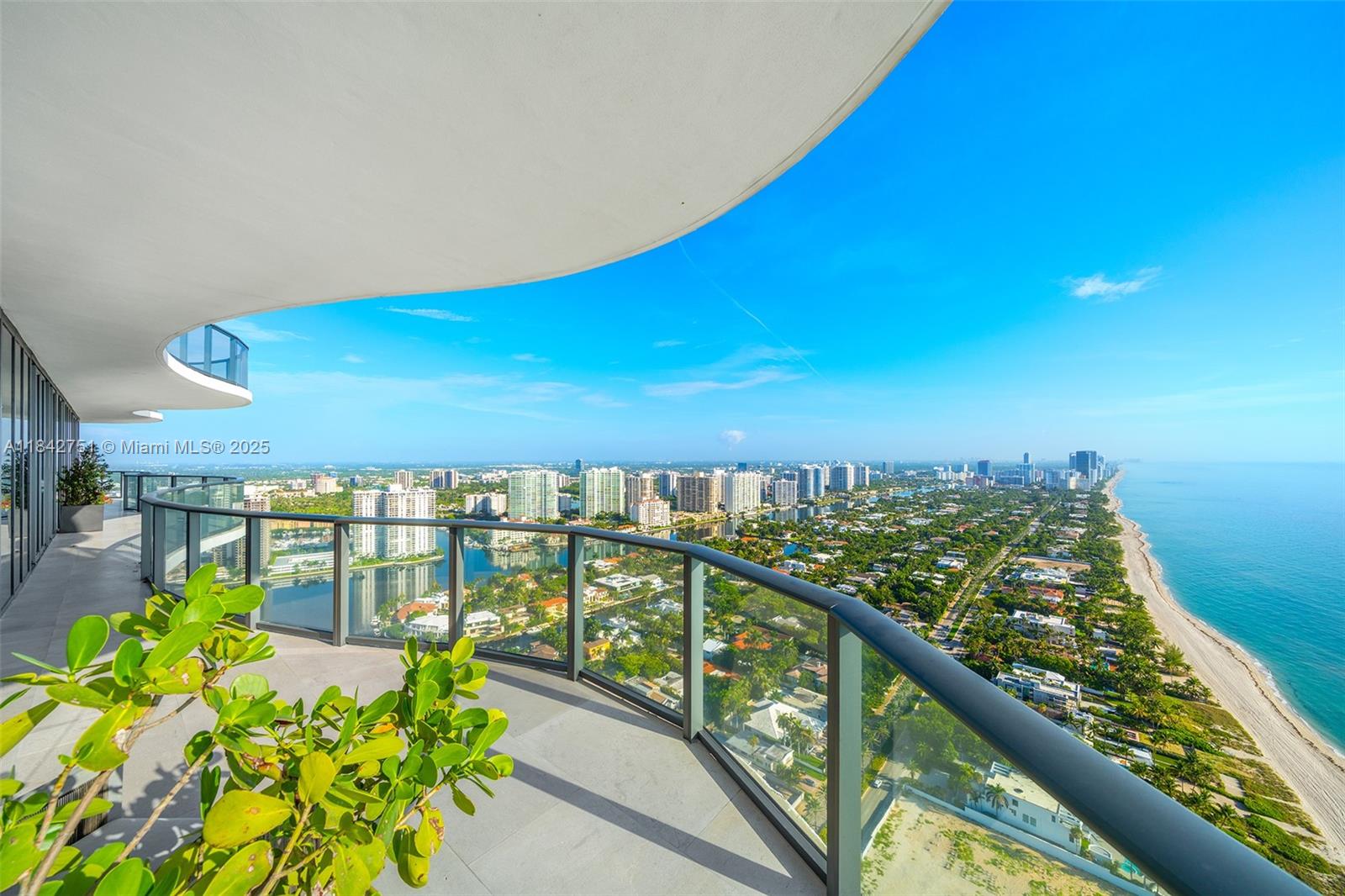 See details 38 4 / 6 4992 sq. ft. $ 2025-07-18 0 Photo