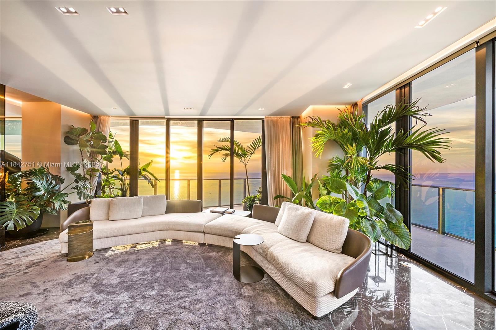 See details 38 4 / 6 4992 sq. ft. $ 2025-07-18 0 Photo
