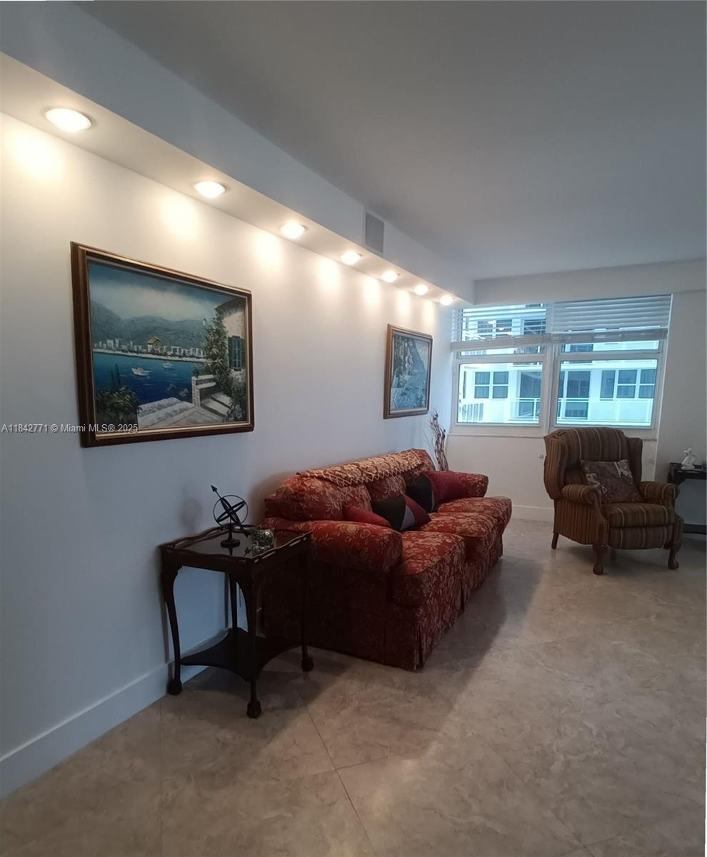 Photo of 2030 Ocean Dr  #727, Hallandale Beach, Florida, 33009 - 