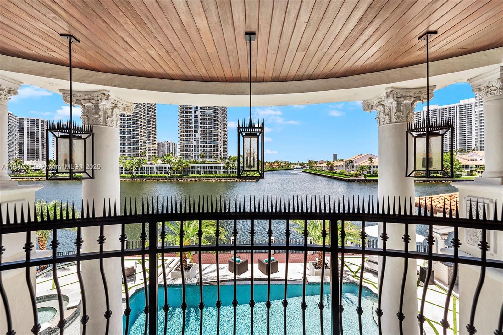 Photo of 498 Parkway Pkwy  (498), Golden Beach, Florida, 33160 - 