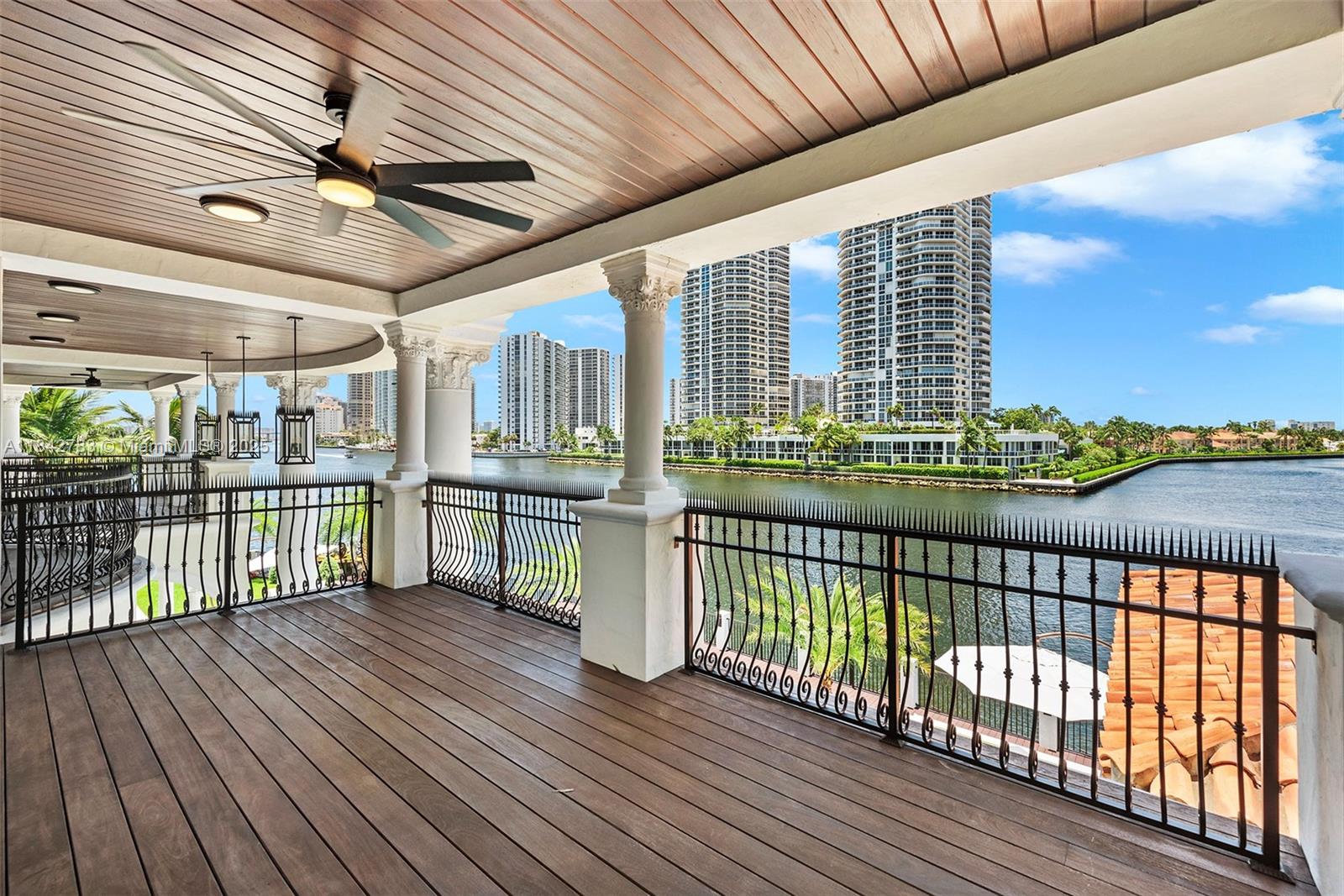 Photo of 498 Parkway Pkwy  (498), Golden Beach, Florida, 33160 - 