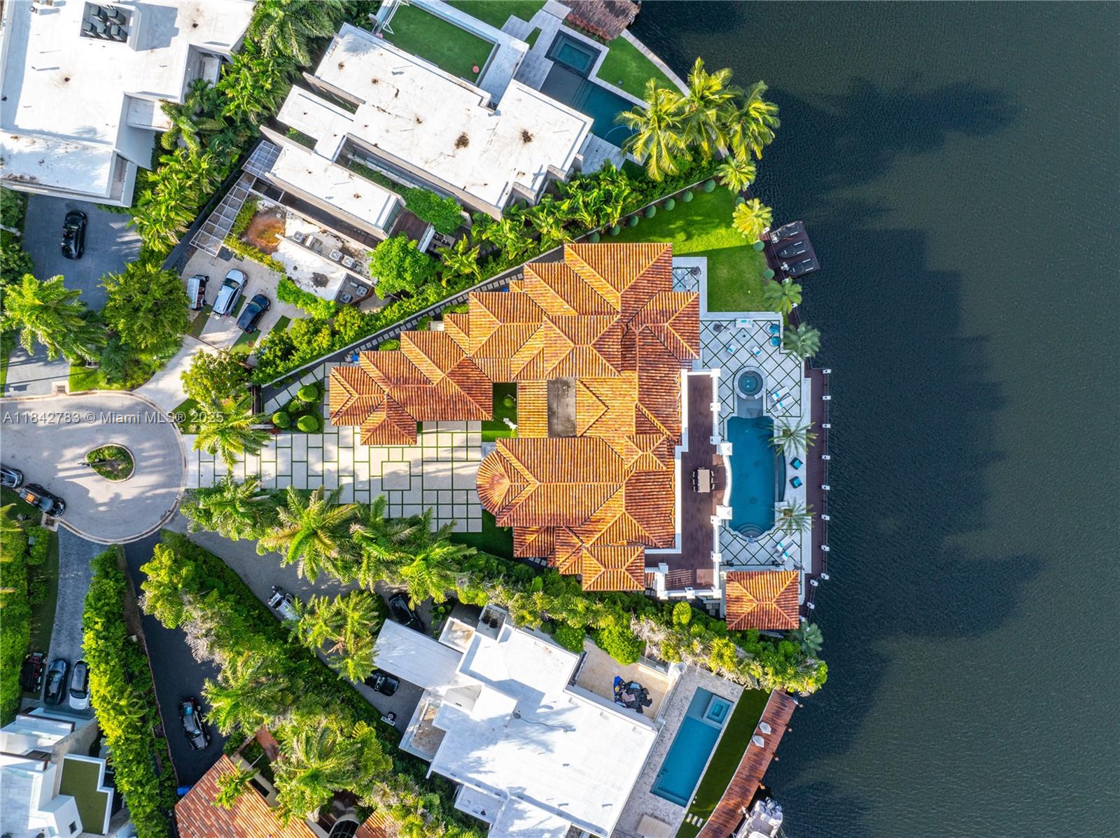 Photo of 498 Parkway Pkwy  (498), Golden Beach, Florida, 33160 - 