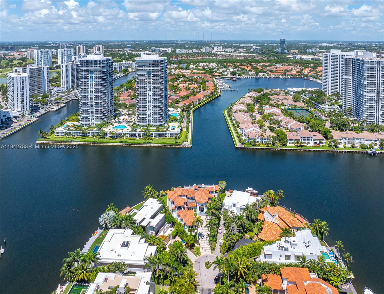 Photo of 498 Parkway Pkwy  (498), Golden Beach, Florida, 33160 - 