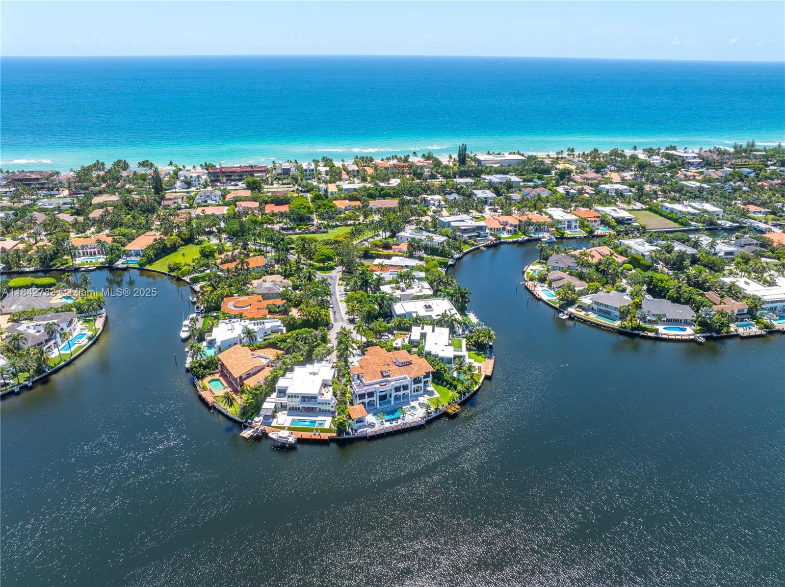 Photo of 498 Parkway Pkwy  (498), Golden Beach, Florida, 33160 - 