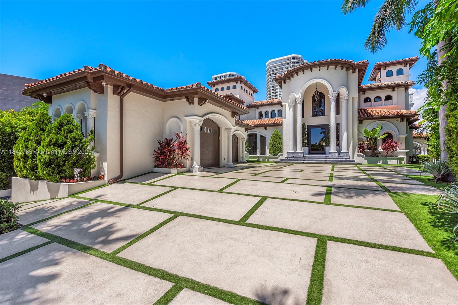 Photo of 498 Parkway Pkwy  (498), Golden Beach, Florida, 33160 - 