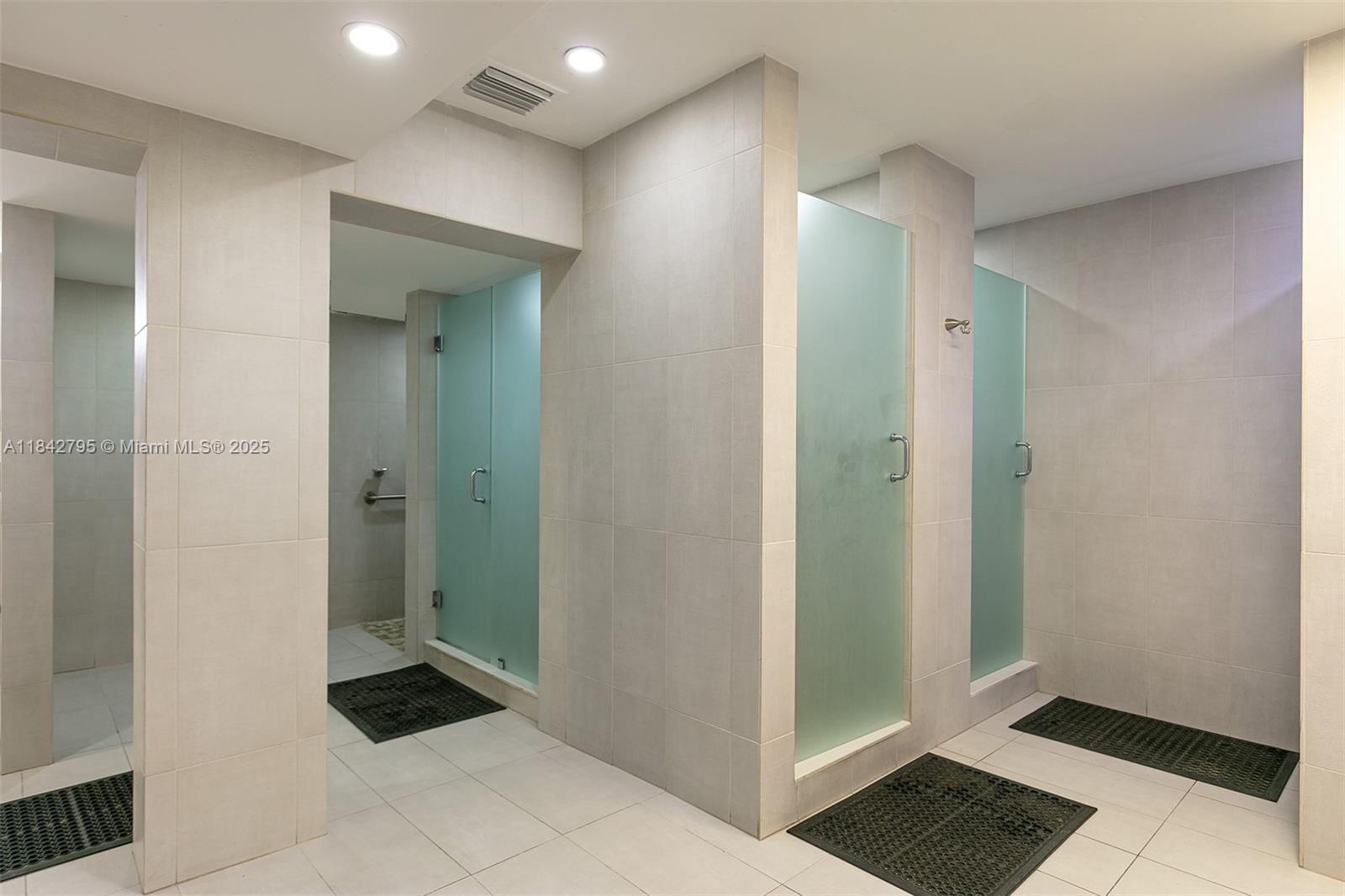 Photo of 2401 Ocean Dr  #707, Hollywood, Florida, 33019 - 