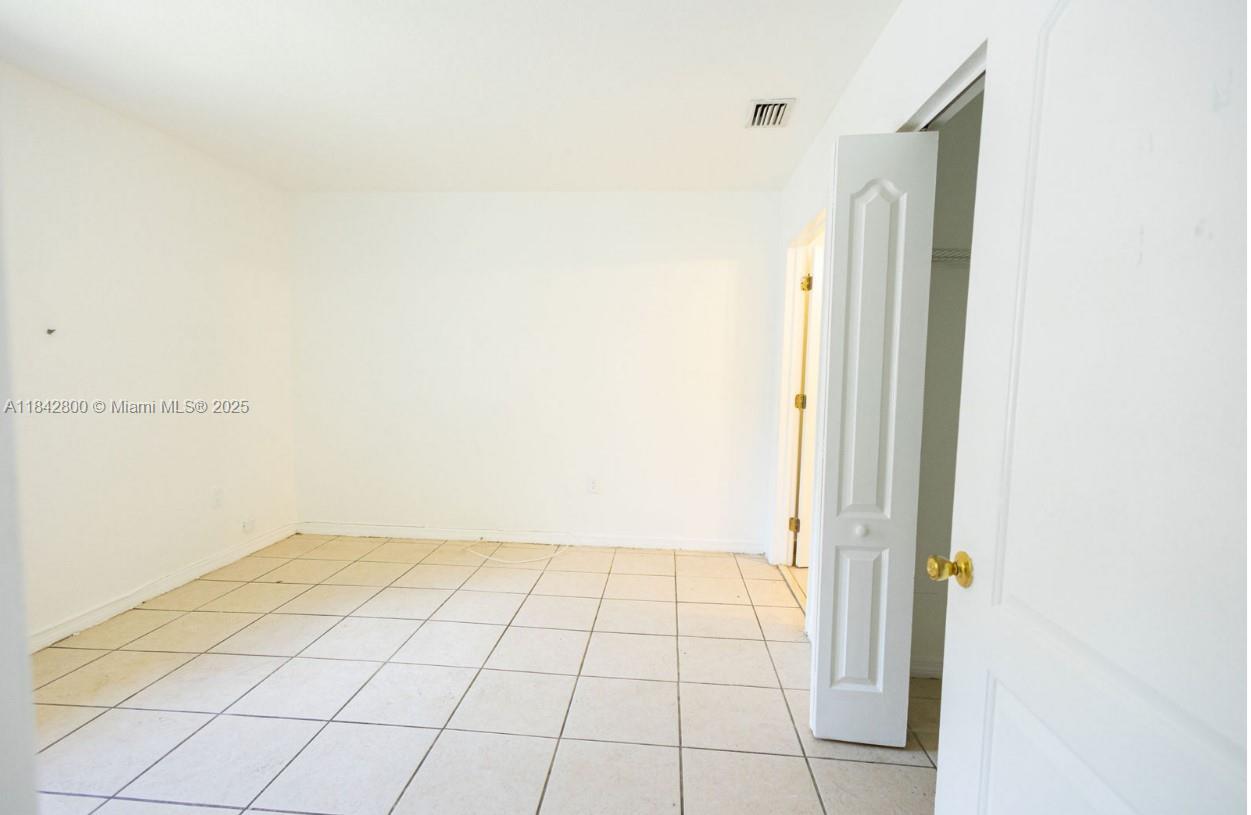 See details / 2164 sq. ft. $ 2025-07-18 0 Photo