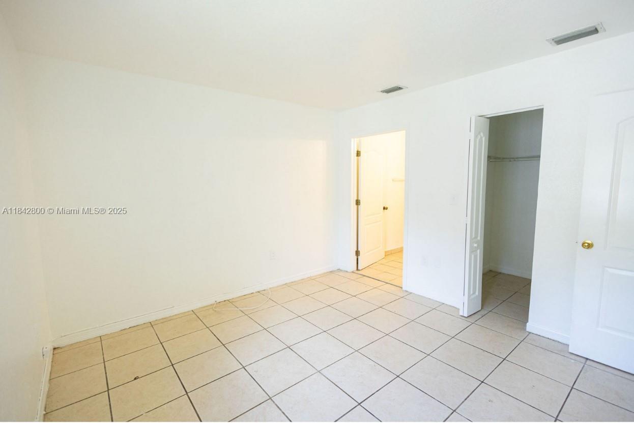 See details / 2164 sq. ft. $ 2025-07-18 0 Photo