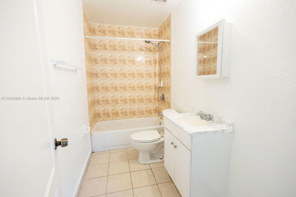 See details / 2164 sq. ft. $ 2025-07-18 0 Photo