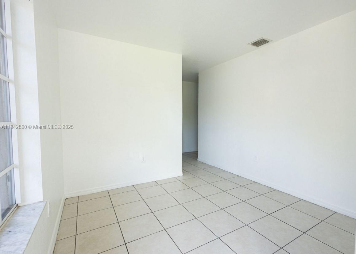 See details / 2164 sq. ft. $ 2025-07-18 0 Photo
