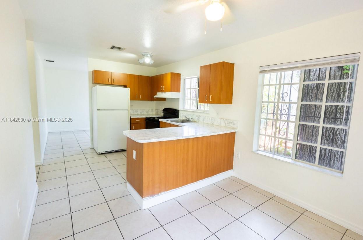 See details / 2164 sq. ft. $ 2025-07-18 0 Photo
