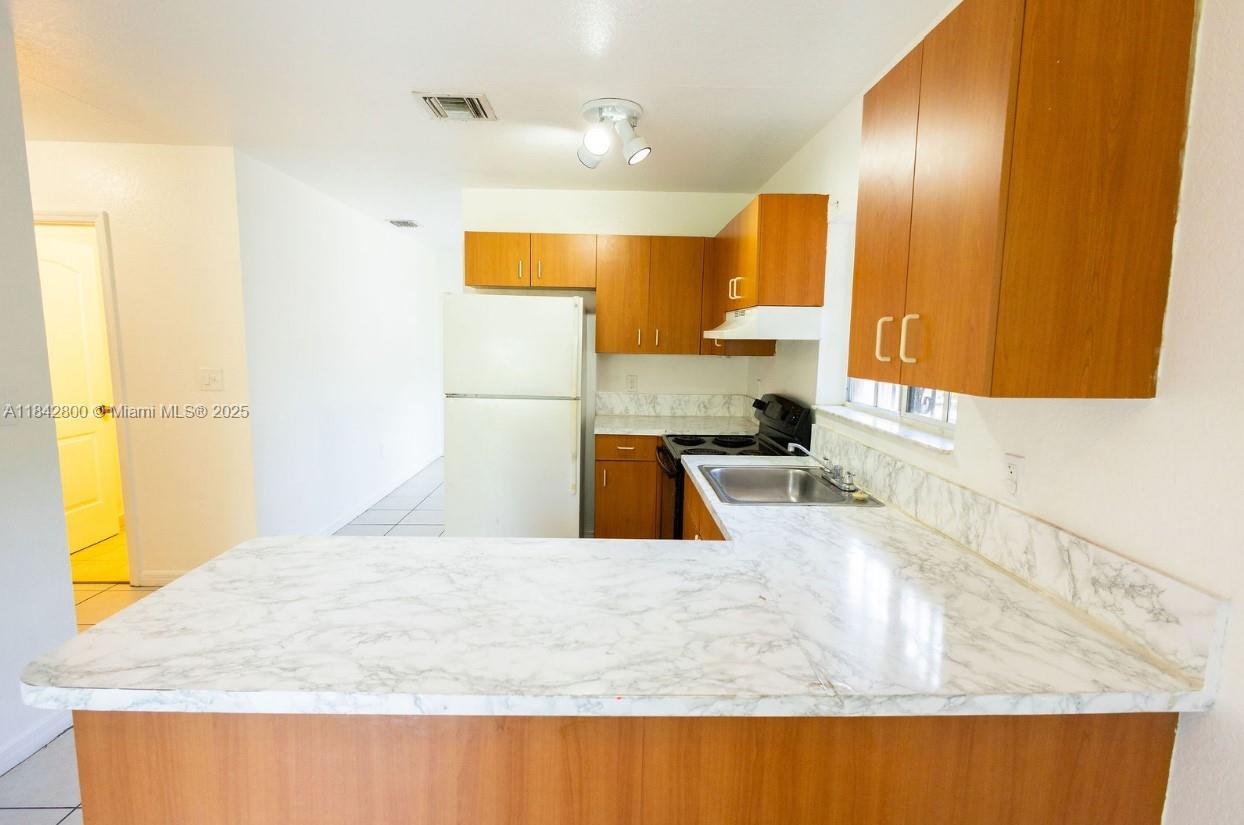 See details / 2164 sq. ft. $ 2025-07-18 0 Photo