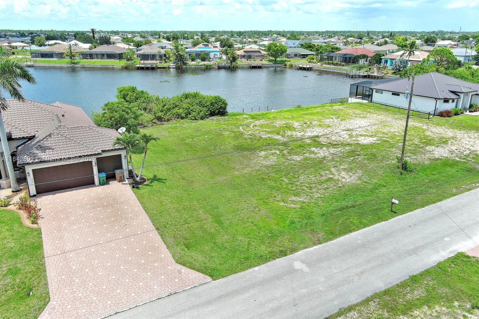 Ver detalles / sq. ft. $ 2025-07-18 0 foto