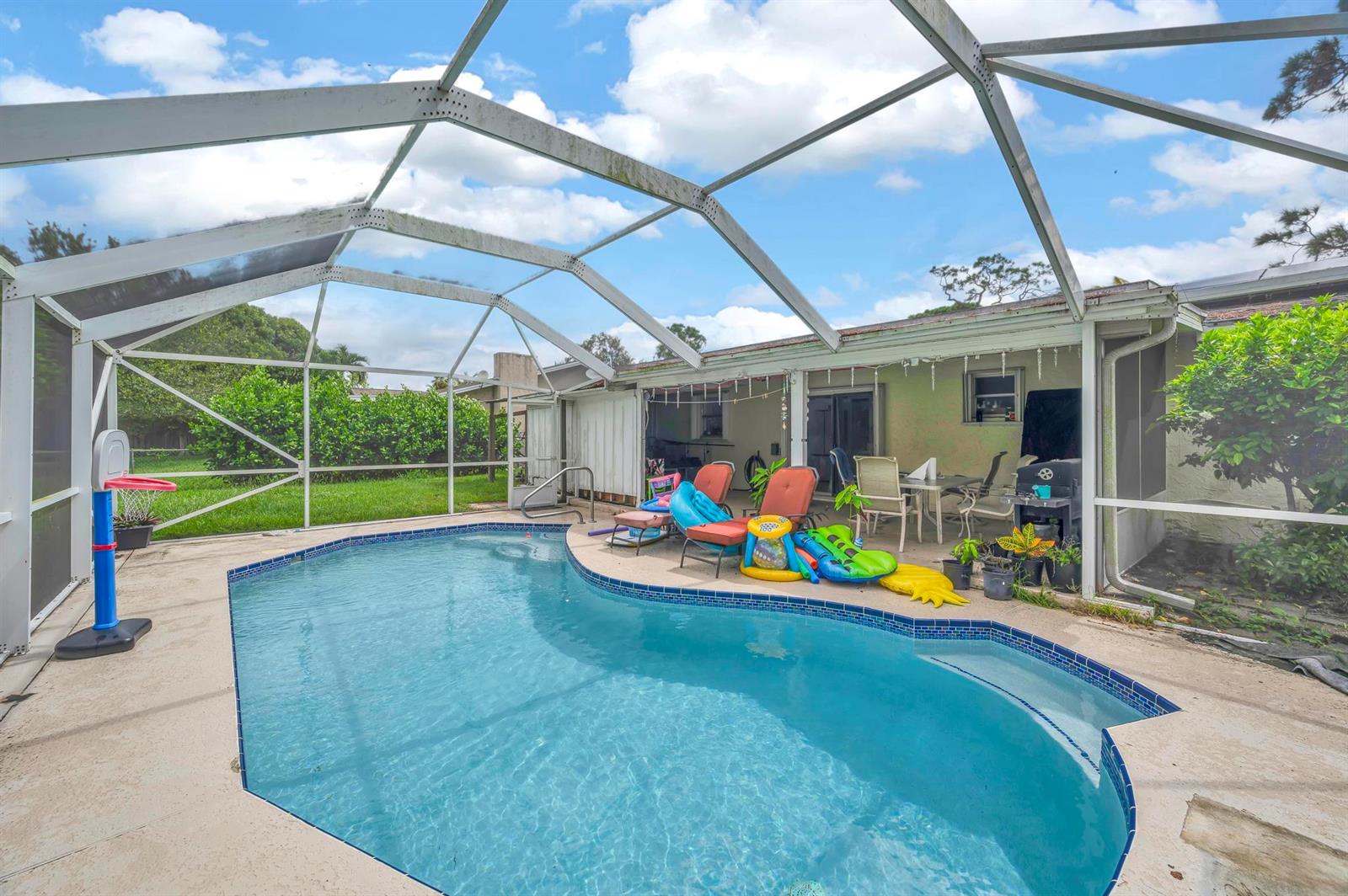 Ver detalles 5107 3 / 2 1400 sq. ft. $ 2026-06-05 0 foto