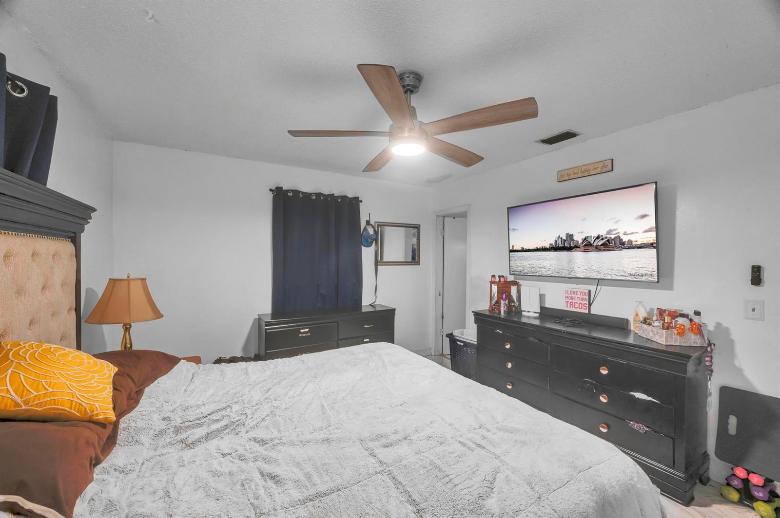 Ver detalles 5107 3 / 2 1400 sq. ft. $ 2026-06-05 0 foto