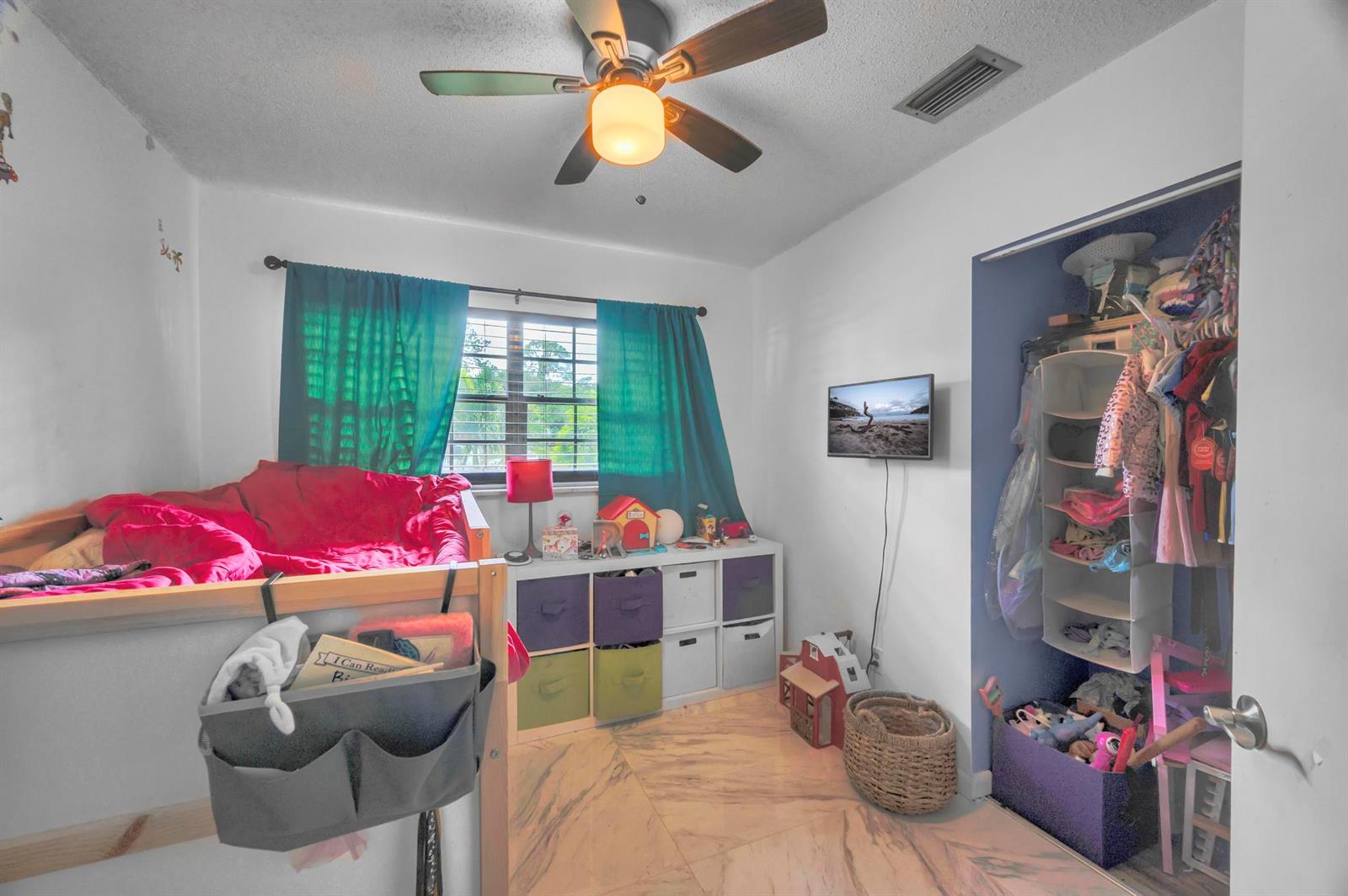 Ver detalles 5107 3 / 2 1400 sq. ft. $ 2026-06-05 0 foto
