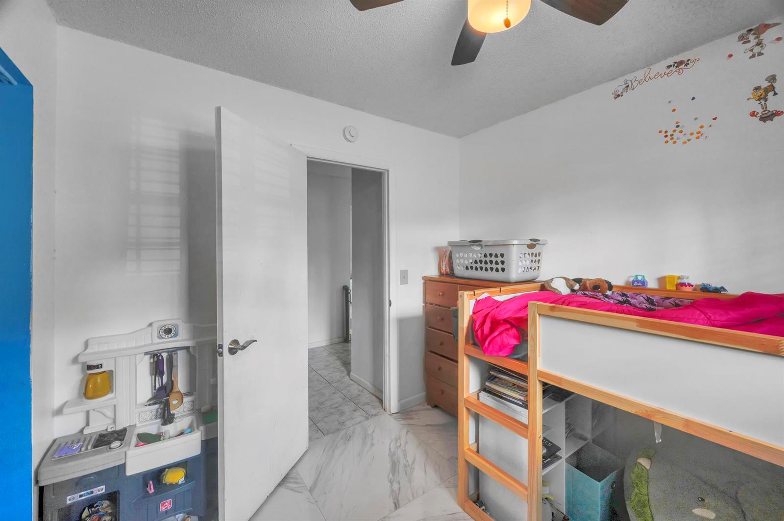 Ver detalles 5107 3 / 2 1400 sq. ft. $ 2026-06-05 0 foto