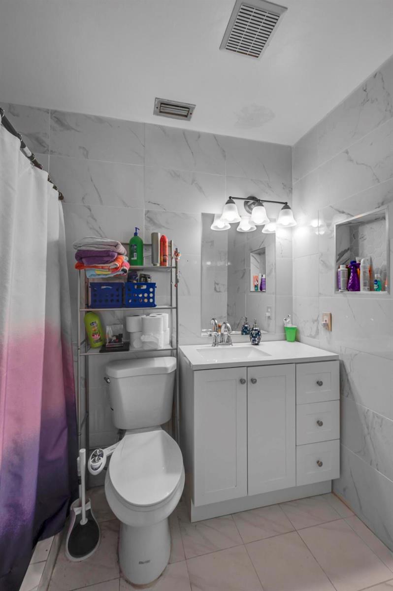 Ver detalles 5107 3 / 2 1400 sq. ft. $ 2026-06-05 0 foto