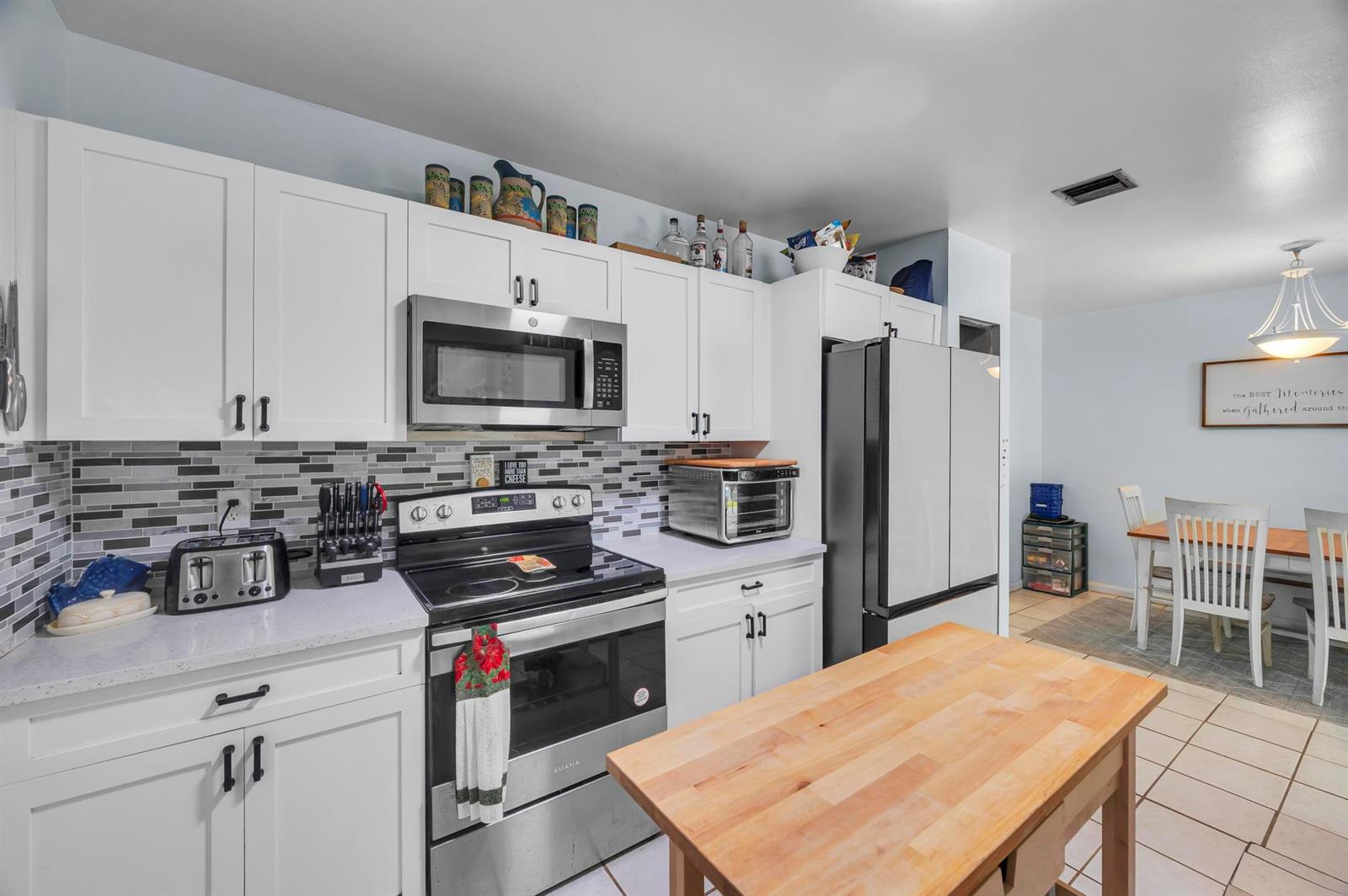 Ver detalles 5107 3 / 2 1400 sq. ft. $ 2026-06-05 0 foto