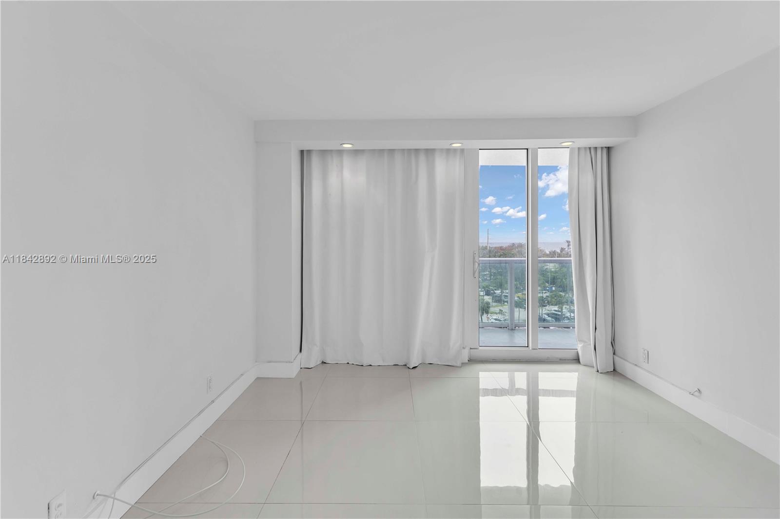 See details 508 2 / 2 1357 sq. ft. $ 2025-07-18 0 Photo