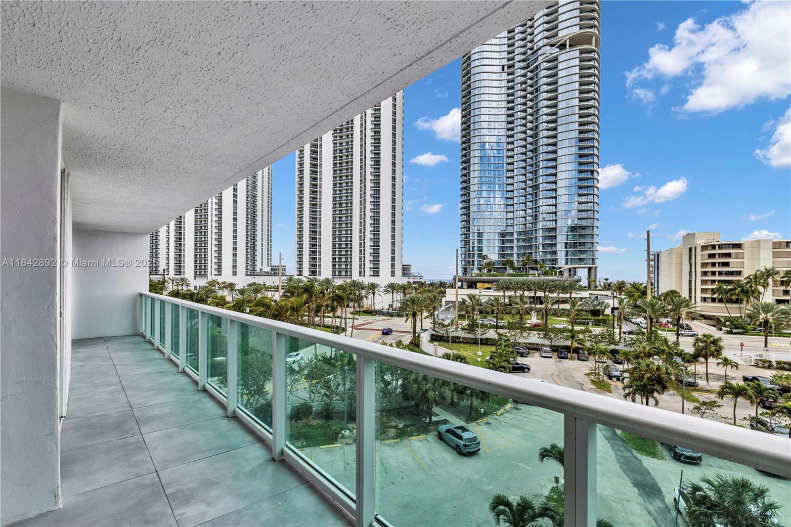 See details 508 2 / 2 1357 sq. ft. $ 2025-07-18 0 Photo