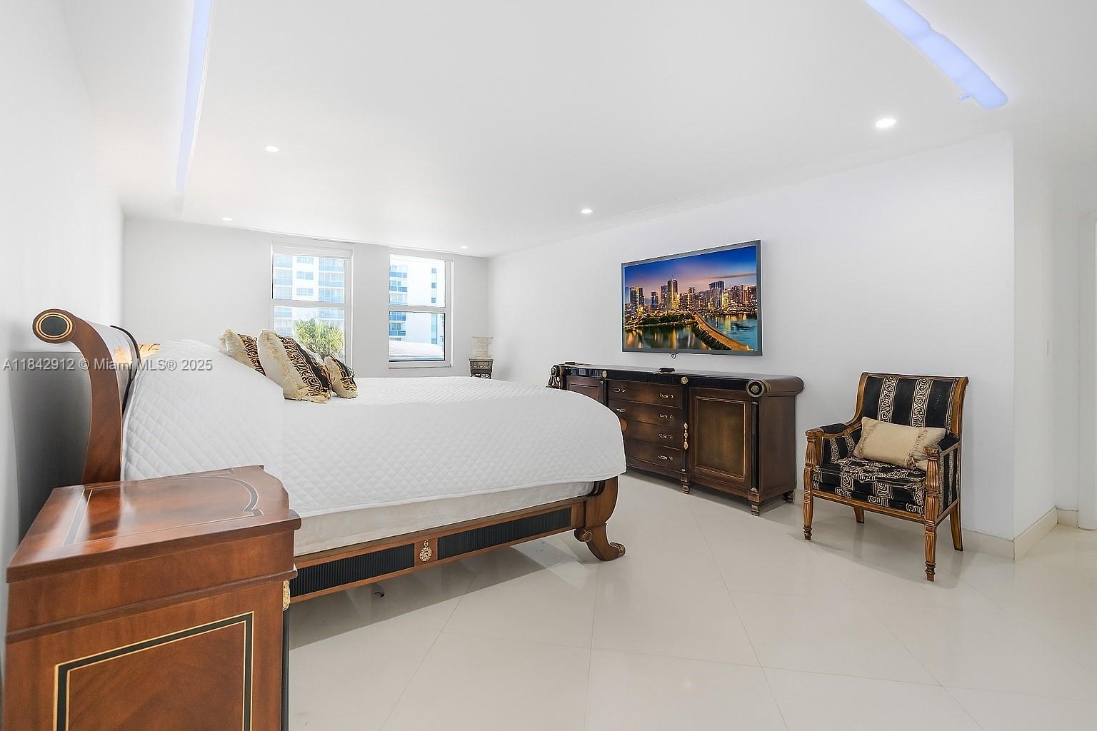 Photo of 1912 Ocean Dr  #3D, Hallandale Beach, Florida, 33009 - 