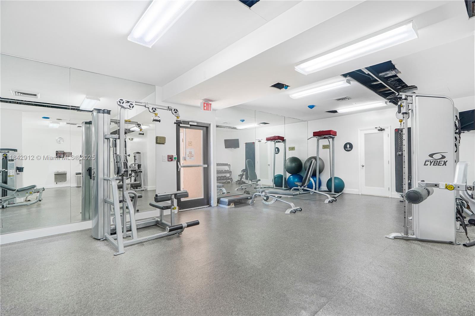 Photo of 1912 Ocean Dr  #3D, Hallandale Beach, Florida, 33009 - 