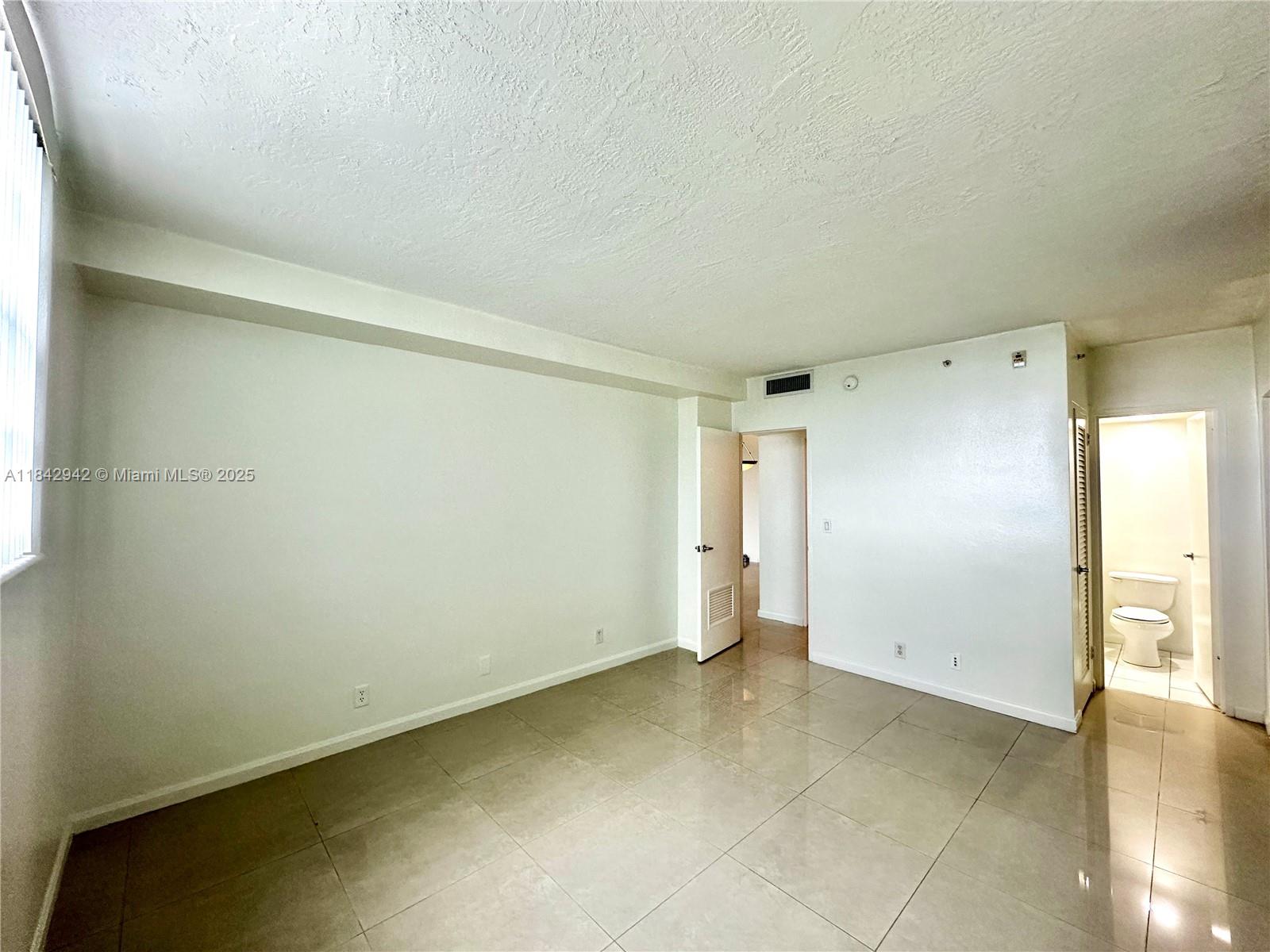 Photo of 3000 Ocean Dr  #1208, Hollywood, Florida, 33019 - 