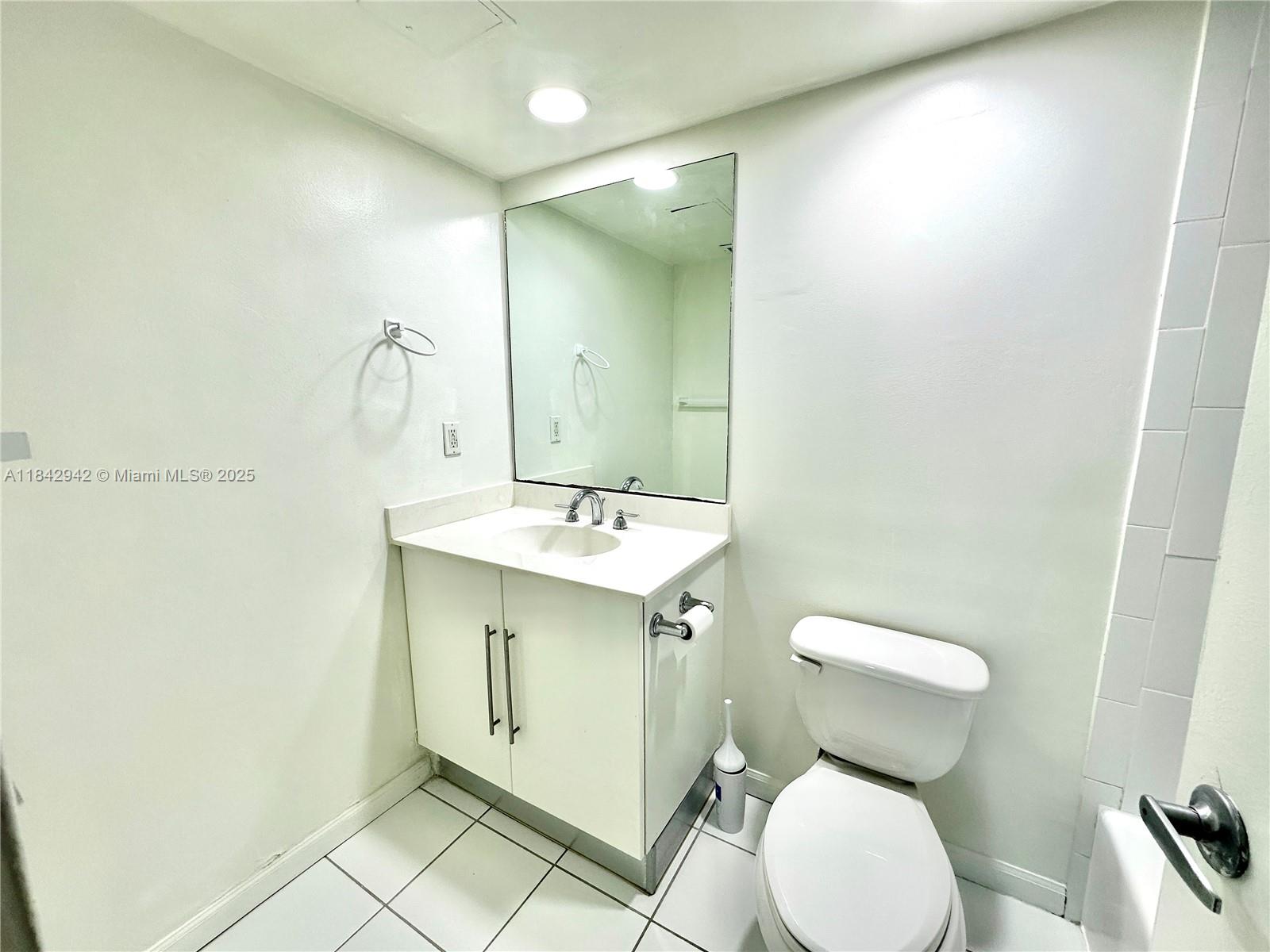 Photo of 3000 Ocean Dr  #1208, Hollywood, Florida, 33019 - 