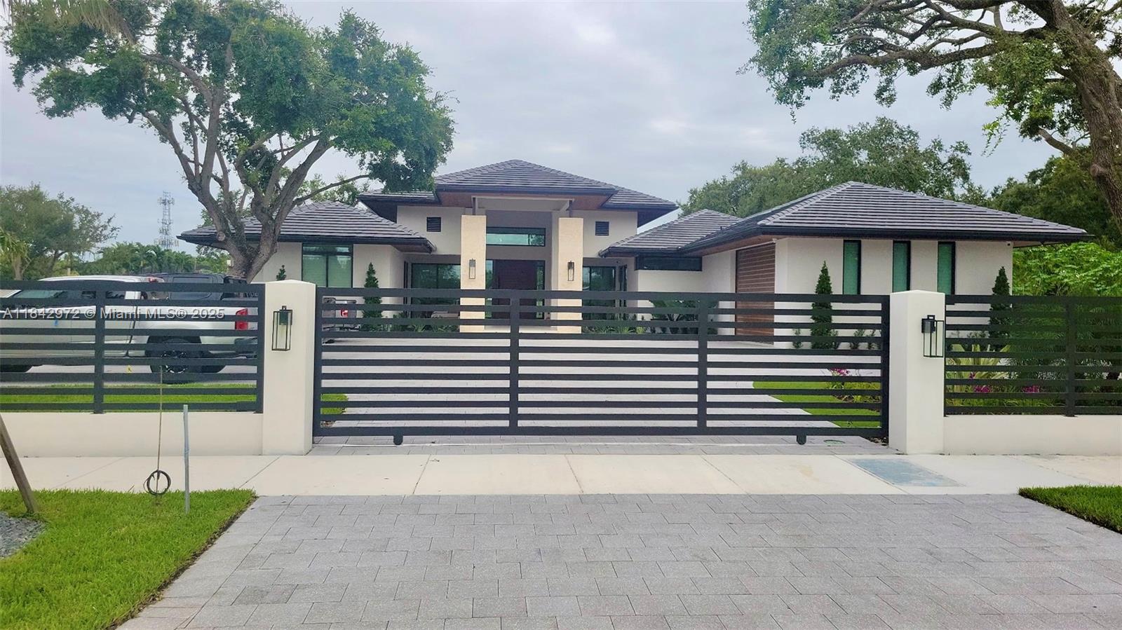See details / sq. ft. $ 2025-07-18 0 Photo