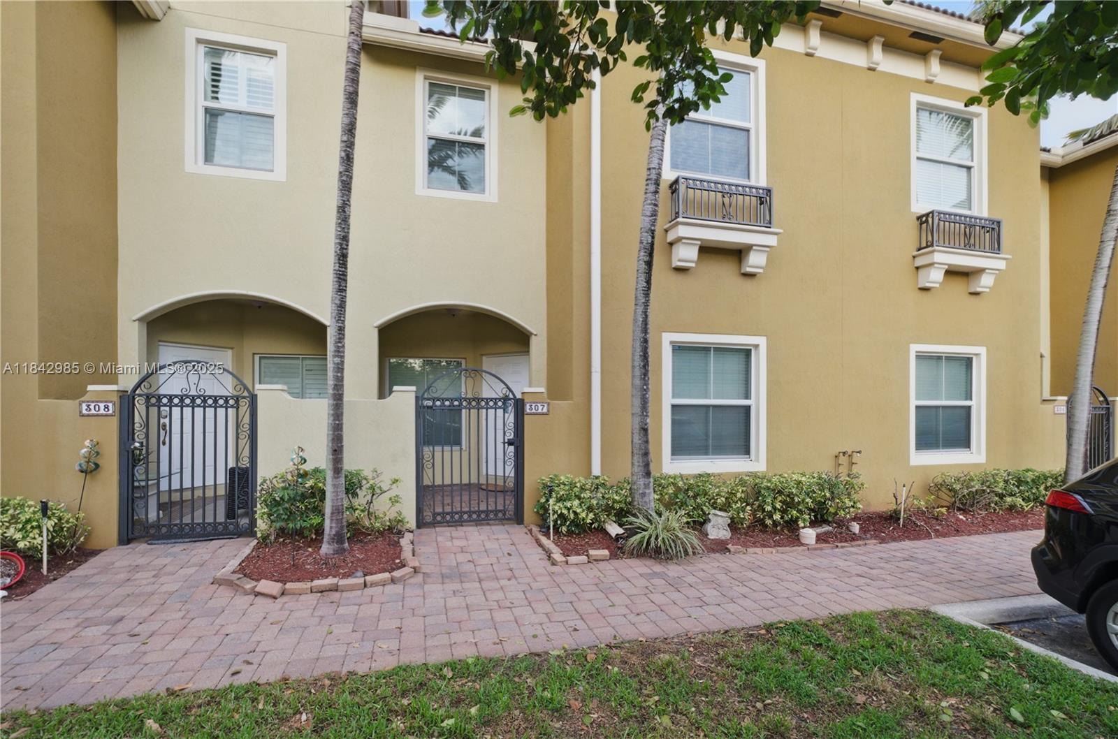 See details 2851 3 / 3 1536 sq. ft. $ 2025-07-18 0 Photo