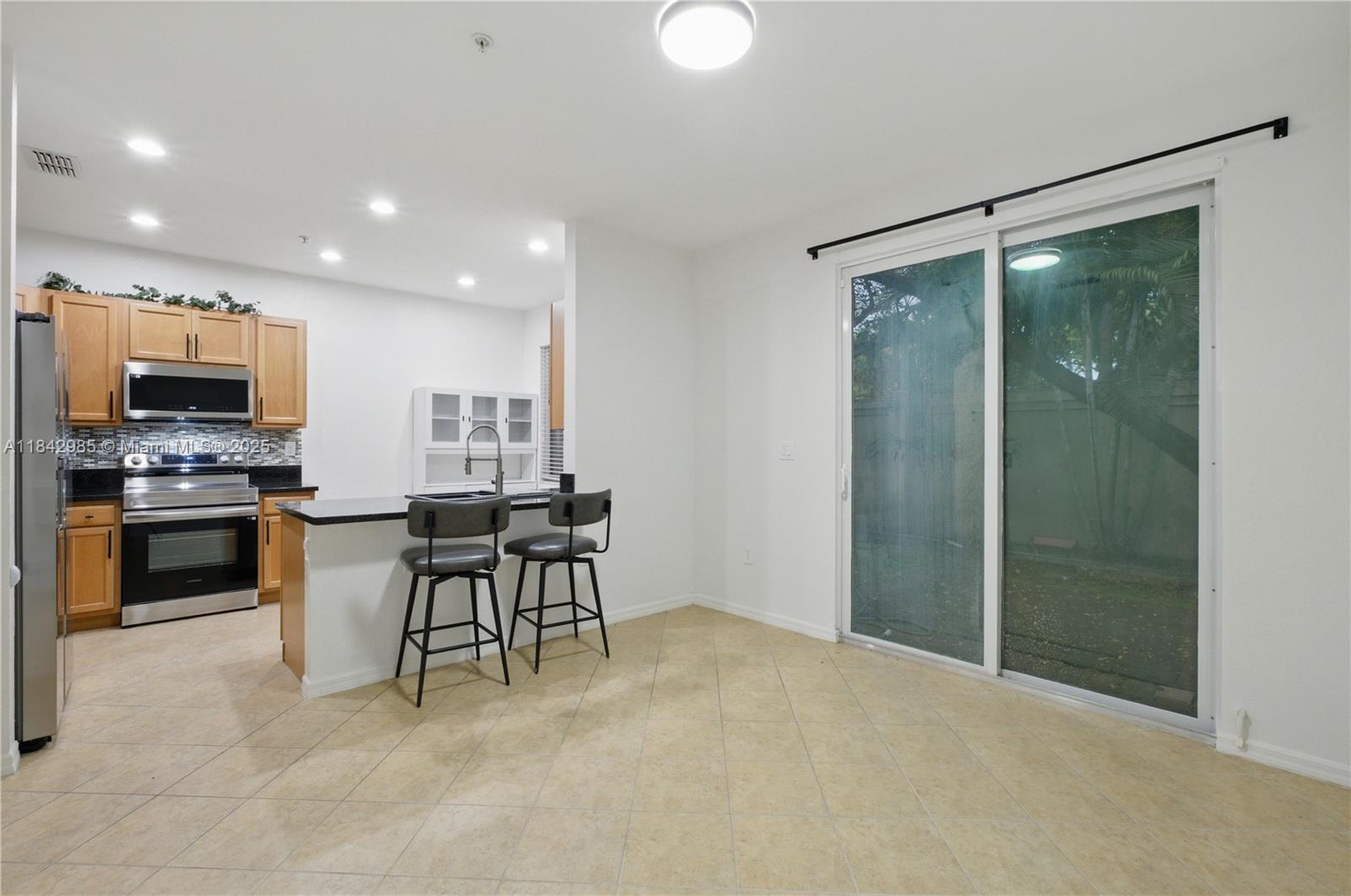 See details 2851 3 / 3 1536 sq. ft. $ 2025-07-18 0 Photo