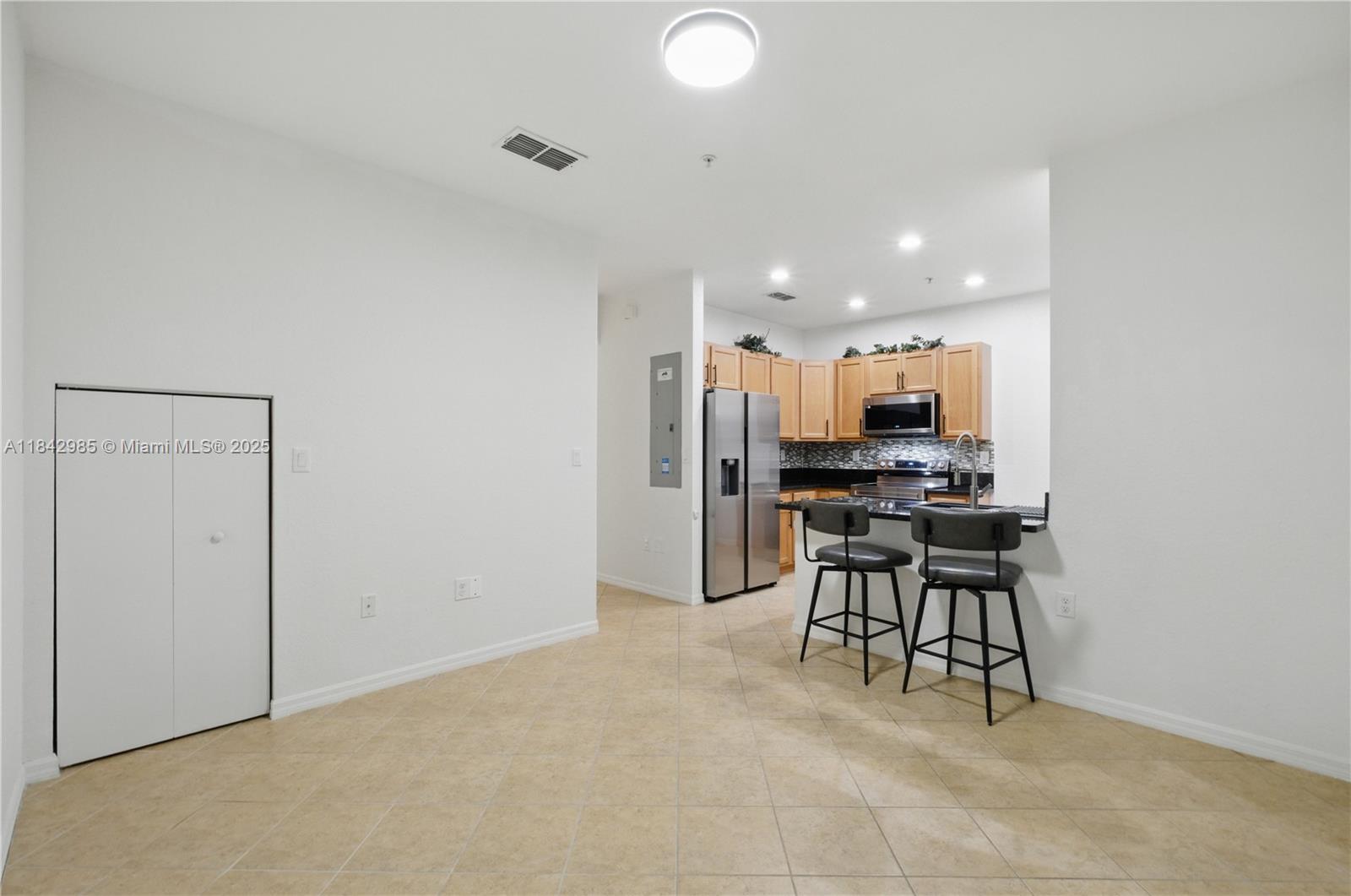 See details 2851 3 / 3 1536 sq. ft. $ 2025-07-18 0 Photo